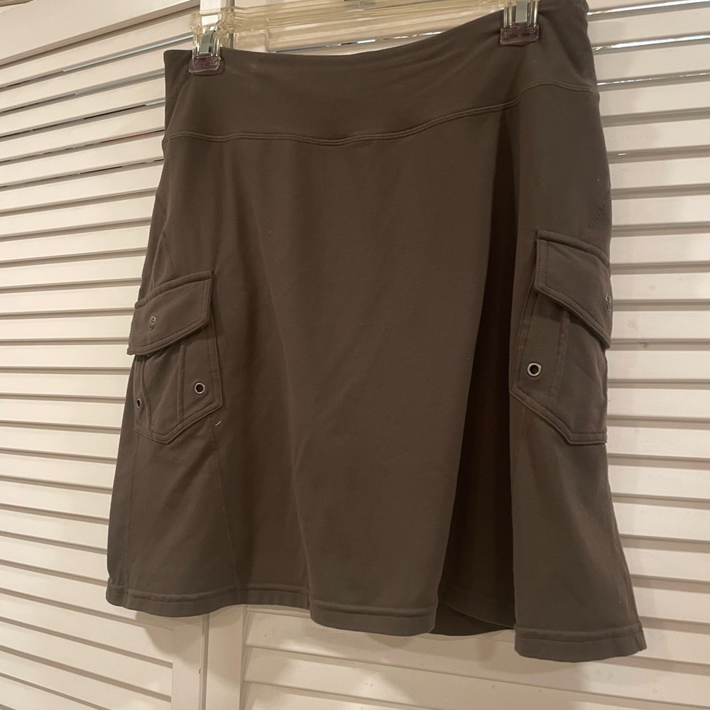 Athleta olive colored fully lined athletic or leisure Skirt ..